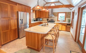 Spacious kitchen with atttached sitting porch