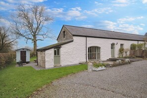 Rural Views, Rustic Charm
