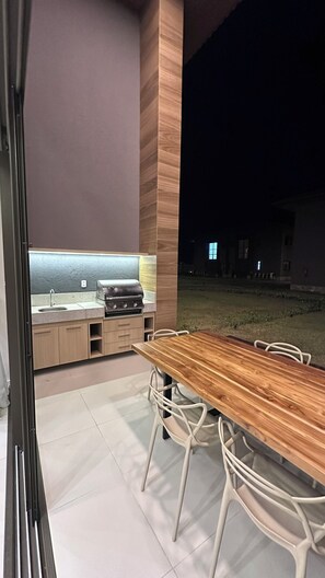 Outdoor dining