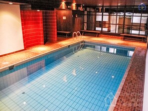 Pool Indoor