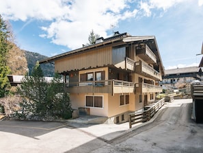 Architecture, Home, Balcony, Apartment, Mountain Village, Siding
