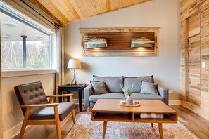 Living Area (1)