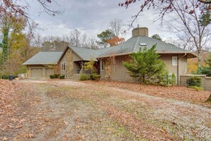 Property Exterior | Shared Driveway (5 Vehicles)