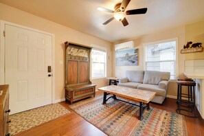 Living Room | Smart TV | Free WiFi | Single-Story Unit