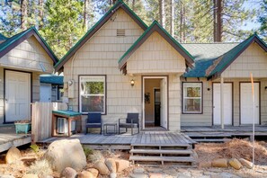 Condo Exterior | Front Porch