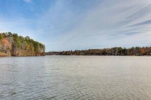 Private Lakefront | Gated Hot Springs Village Community