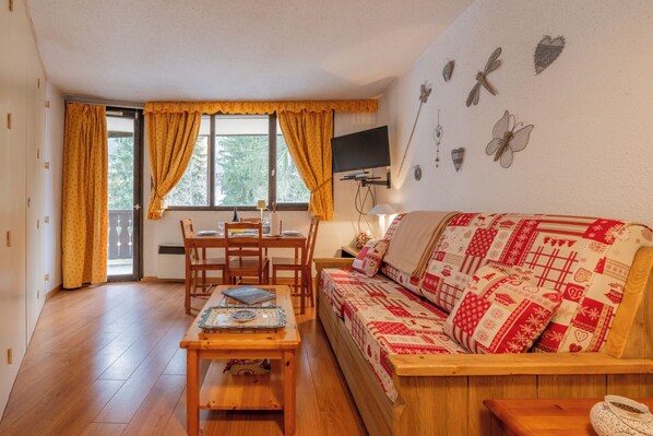Living and dining room