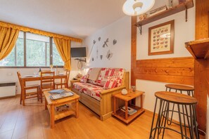 Living and dining room