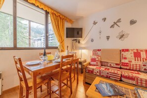 Living and dining room