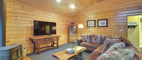 Afton Vacation Rental | 2BR | 1BA | 900 Sq Ft | 4 Steps Required