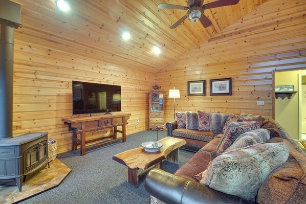 Afton Vacation Rental | 2BR | 1BA | 900 Sq Ft | 4 Steps Required