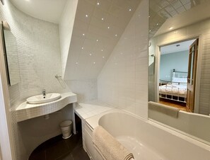 Ensuite bathroom