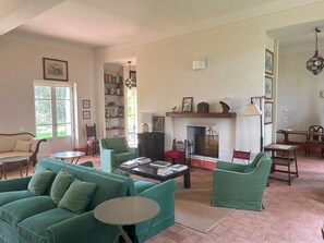 Autumn, Living Room, Spring, Summer