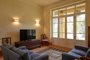 Autumn, Living Room, Spring, Summer