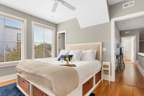 Primary Bedroom w/ Ensuite Bathroom 