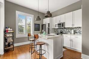 Modern and Fully Equipped Kitchen
