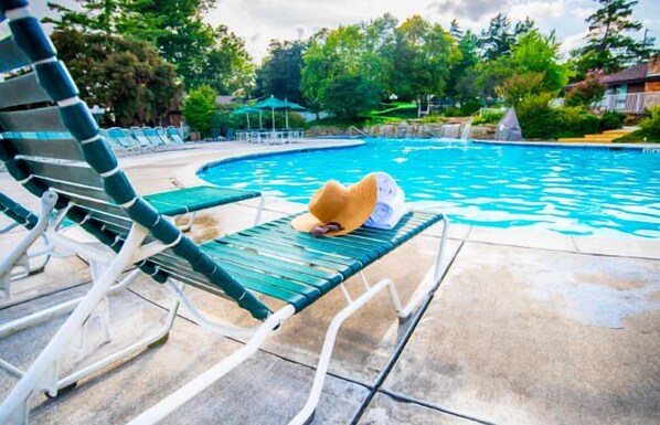 Take a short stroll to the resort pool – your Margaritaville getaway just got even better! 