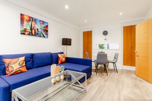 Living Room / Lounge