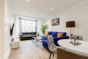 Living Room / Lounge