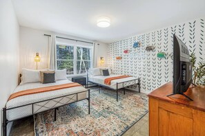 2 Full Bedroom 