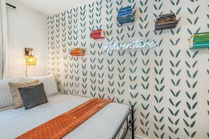 Full Bedroom (1)
