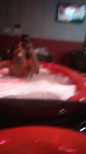 Indoor spa tub