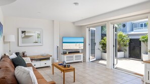 Swell | Living room