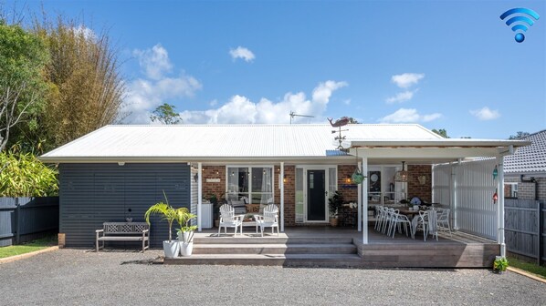Burra Beach Shack | 1km to Culburra Beach 