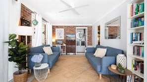 Burra Beach Shack | Lounge room