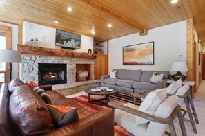 Indoors, Architecture, Building, Furniture, Living Room