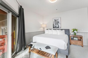 Indoors, Home Decor, Cushion, Floor, Bed
