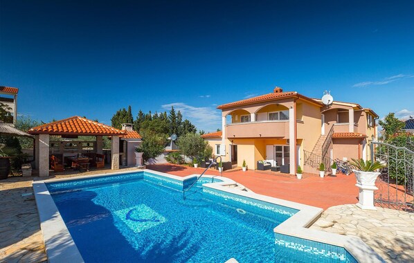 pool