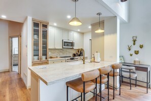 Kitchen | 2nd Floor | Drip Coffee Pot | Blender | Toaster