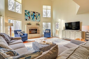 Living Room | 1st Floor | Central A/C & Heating | Smart TVs | 1,823 Sq Ft
