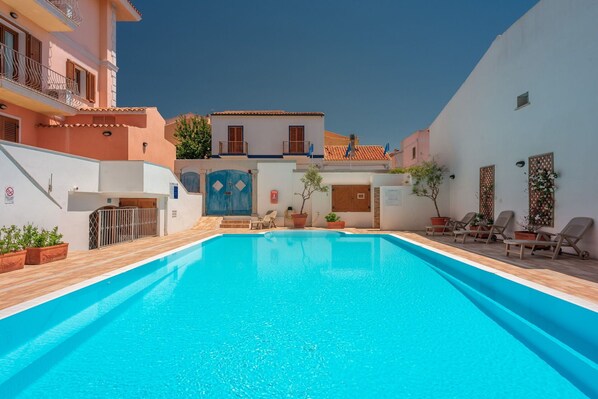 Autumn, Pool, Spring, Summer, Winter