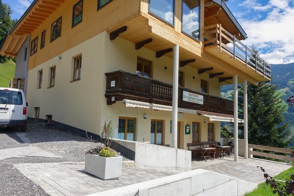 Extérieur maison de vacances [été]