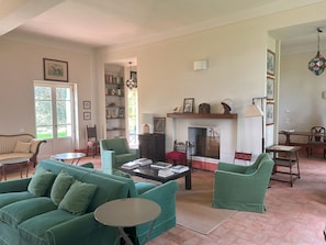 Autumn, Living Room, Spring, Summer