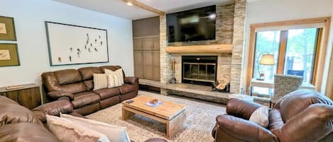 Stunning vacation condo near Mountain House Base Area