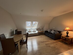 Living Room / Lounge