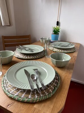 Espace repas et vaisselle