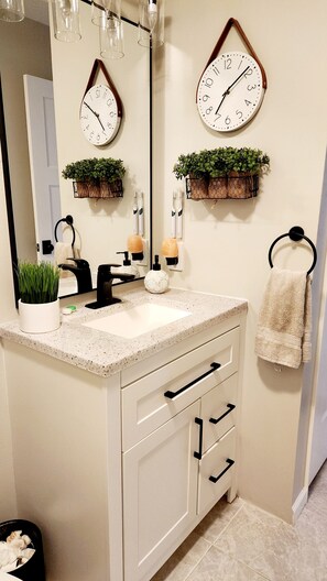 Main bath room. Top floor