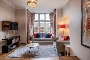 School Cottage Sitting Room - StayCotswold