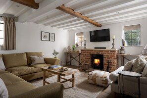 Garth Cottage Sitting Room - StayCotswold