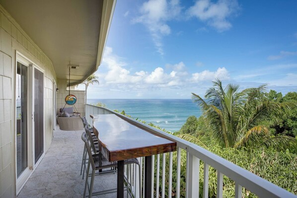 Lanai bar with spectacular ocean view. 