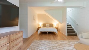 Bedroom 3 - Queen size bed with quality linens provided. 