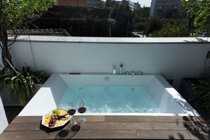 Jacuzzi