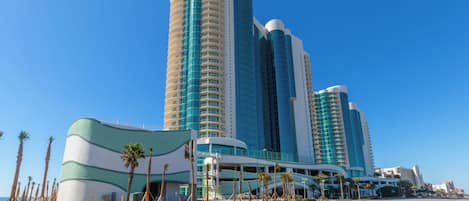 施設の正面