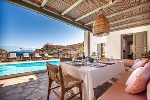 Main outdoor dining area - can comfortably seat 10 persons (or more incl kids)