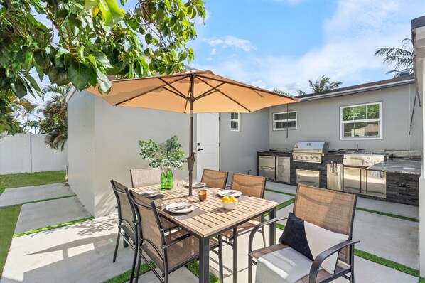 Outdoor dining