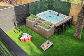 Bain à remous extérieur